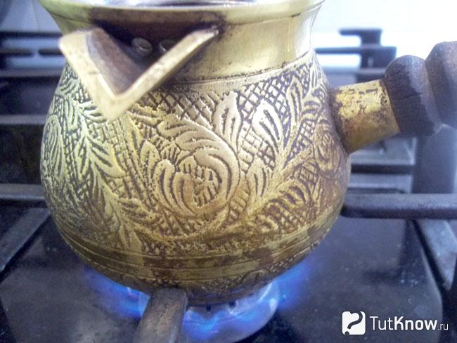 Кофе доведено до кипения