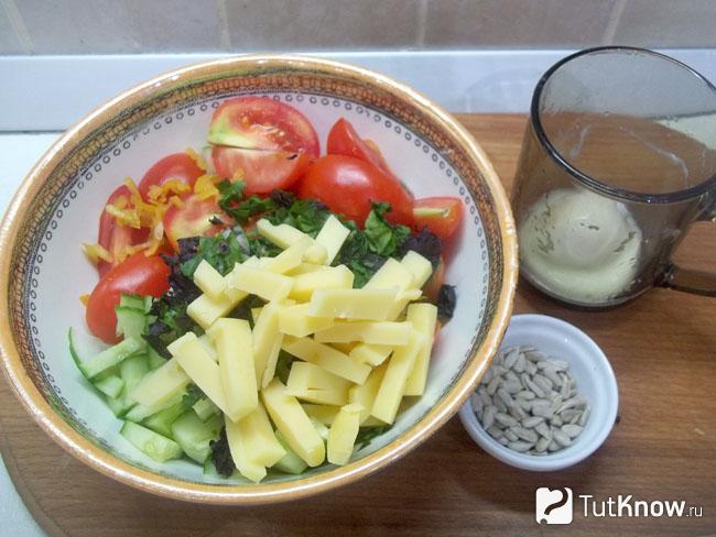 Все продукты сложены в миску