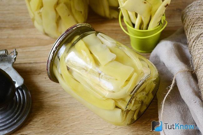 Маринованная стручковая фасоль готова