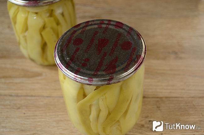 Закатанная банка со стручковой фасолью