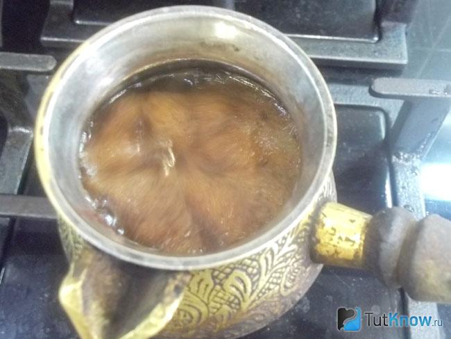 Кофе доведено о кипения