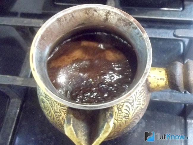 Кофе доведено до кипения