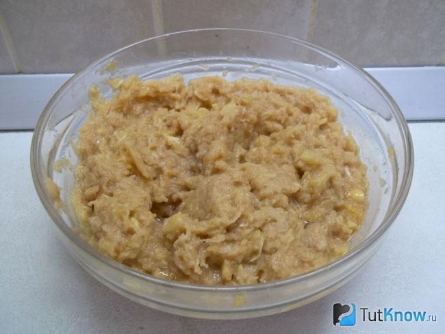 Картофельное тесто перемешано