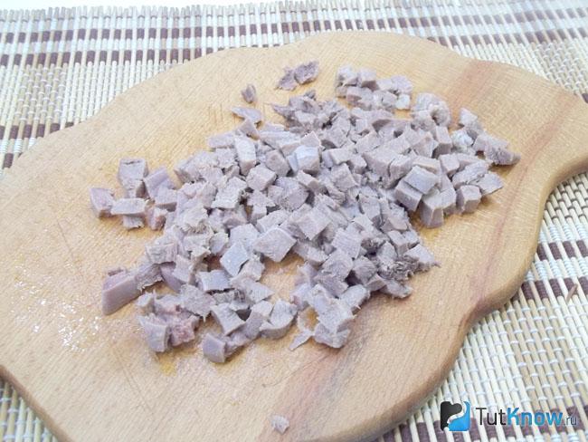 Язык нарезан кубиками