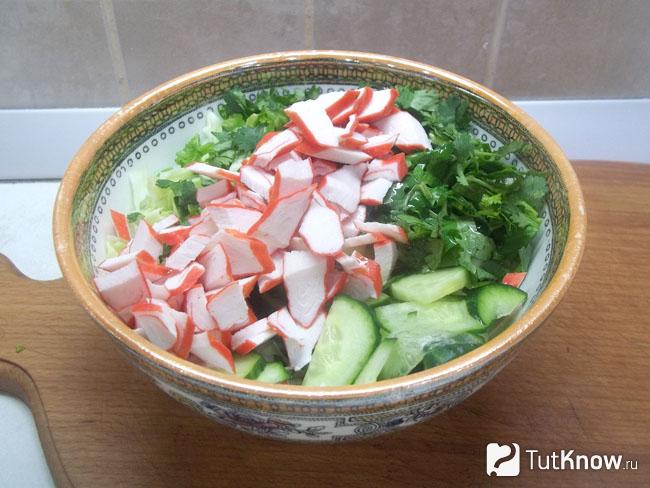 Продукты сложены в миску