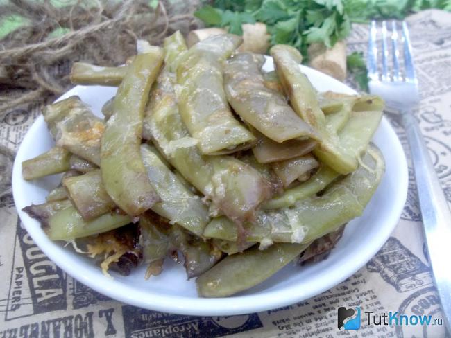 спаржа рецепты в духовке с сыром приготовления. 1537467410 1. спаржа рецепты в духовке с сыром приготовления фото. спаржа рецепты в духовке с сыром приготовления-1537467410 1. картинка спаржа рецепты в духовке с сыром приготовления. картинка 1537467410 1. Зачистите вымытую спаржу, срезая грубую кожицу со стеблей (особенное внимание уделите основанию стебля, ведь там она наиболее жесткая).