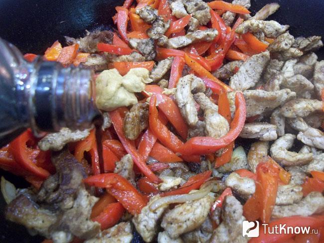 К продуктам добавлена горчица и соевый соус