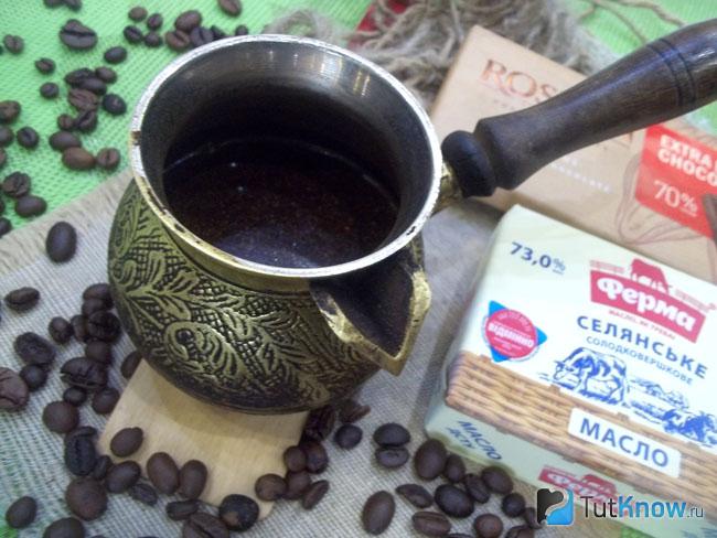 В турку налита вода