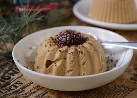 Творожное мороженое – десерт на новый год