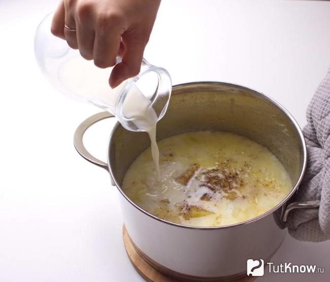 Приготовление лукового супа вишисуаз