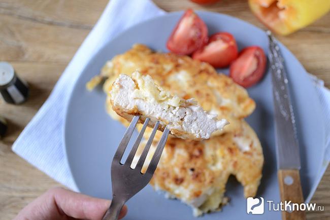 Кусочек куриной отбивной в сырном кляре
