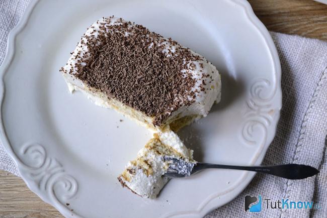Торт без выпечки с творогом и печеньем вид сверху