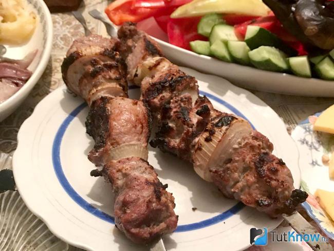 Готовый шашлык из свинины
