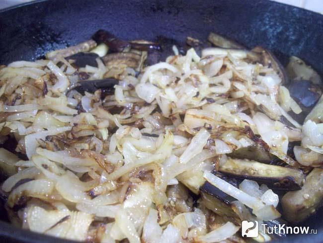 баклажаны с помидорами и чесноком на сковороде с макаронами. Смотреть фото баклажаны с помидорами и чесноком на сковороде с макаронами. Смотреть картинку баклажаны с помидорами и чесноком на сковороде с макаронами. Картинка про баклажаны с помидорами и чесноком на сковороде с макаронами. Фото баклажаны с помидорами и чесноком на сковороде с макаронами