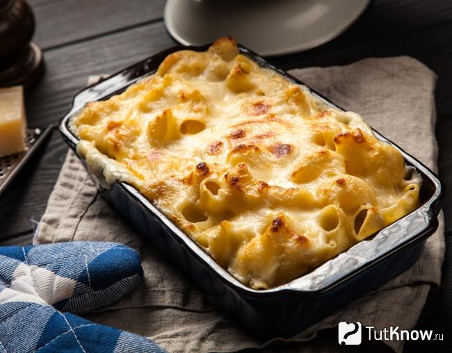 Запечённые макароны с сыром Мон-де-Ка