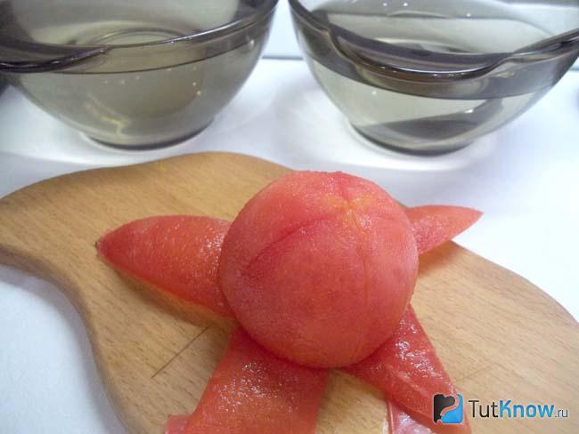 Готовые помидоры без шкурки