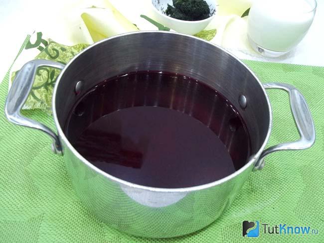 Свекла залита водой и отварен отвар