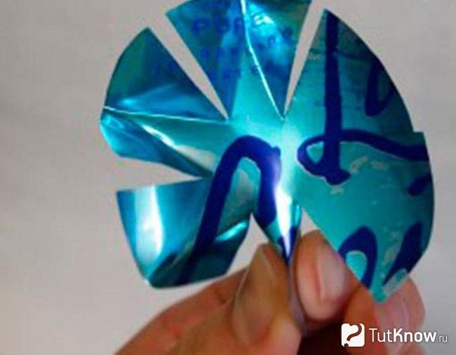 Загибаем лепестки на металлическом кругу