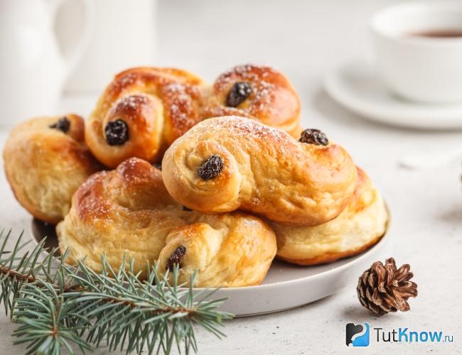Рождественские булочки с сыром Красный Виндзор