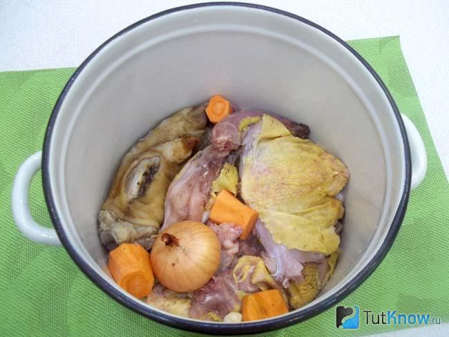 К продуктам добавлена морковь и лук