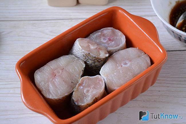 Куски свежего судака