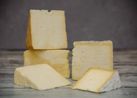 Сыр Карфилли: польза, вред, рецепты блюд