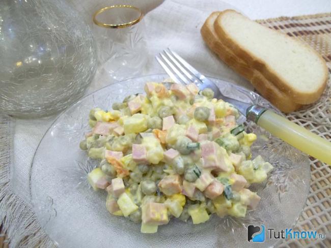 Готовый салат Оливье на Новый год 2019