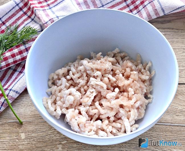 Куриная грудка оладьи рецепт. 1544265536 2. Куриная грудка оладьи рецепт фото. Куриная грудка оладьи рецепт-1544265536 2. картинка Куриная грудка оладьи рецепт. картинка 1544265536 2. Сочные и аппетитные мясные оладьи можно приготовить за считанные минуты, а результат получится превосходным. Дети с удовольствием полакомятся полезными домашними «наггетсами» − не останется ни крошки.