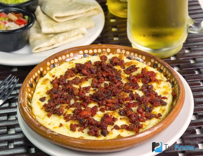 Чоризо с сыром Оахака