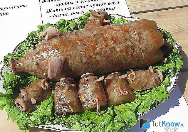 Холодец в виде поросят
