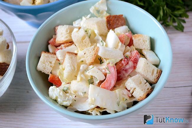 Готовый салат из пекинской капусты