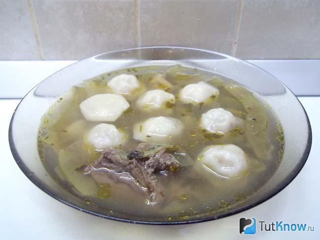 куриный суп со спаржей. 1545942814 9. куриный суп со спаржей фото. куриный суп со спаржей-1545942814 9. картинка куриный суп со спаржей. картинка 1545942814 9. Легкий суп с курицей, картофелем и замороженной спаржей быстро приведет организм в гармонию после затяжных «праздников», что особенно важно после празднования Нового года. В этот период организм нуждается в легкой пище, и первое горячее блюдо будет как нельзя лучше, особенно на курином бульоне. Впрочем, первые блюда всегда считались важными в любой кухне. Жидкие блюда особенно полезны для желудочно-кишечного тракта и пищеварительной системы.
