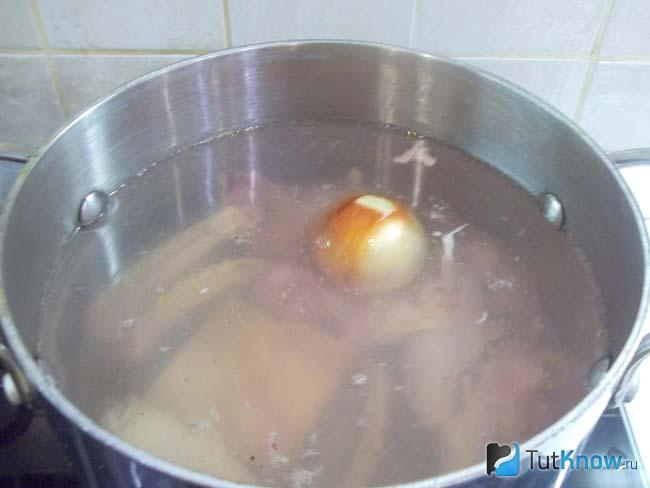 куриный суп со спаржей. 1545942831 4. куриный суп со спаржей фото. куриный суп со спаржей-1545942831 4. картинка куриный суп со спаржей. картинка 1545942831 4. Легкий суп с курицей, картофелем и замороженной спаржей быстро приведет организм в гармонию после затяжных «праздников», что особенно важно после празднования Нового года. В этот период организм нуждается в легкой пище, и первое горячее блюдо будет как нельзя лучше, особенно на курином бульоне. Впрочем, первые блюда всегда считались важными в любой кухне. Жидкие блюда особенно полезны для желудочно-кишечного тракта и пищеварительной системы.