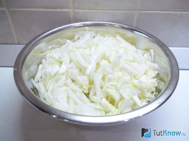 Капуста нашинкована тонкой соломкой