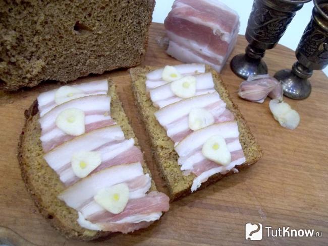 Бутерброды с салом и черным хлебом на праздничный стол рецепты с фото