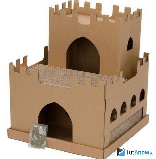 Замок из двух коробок