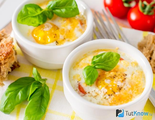 Яйца-кокот с сыром Котсуолд