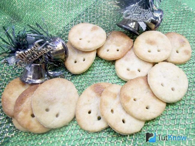 Готовое медовое печенье Свинки на Новый 2019 год