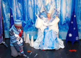 Как сделать костюмы для сказки «Снежная королева»?