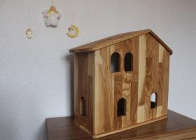 Как сделать деревянный домик своими руками?