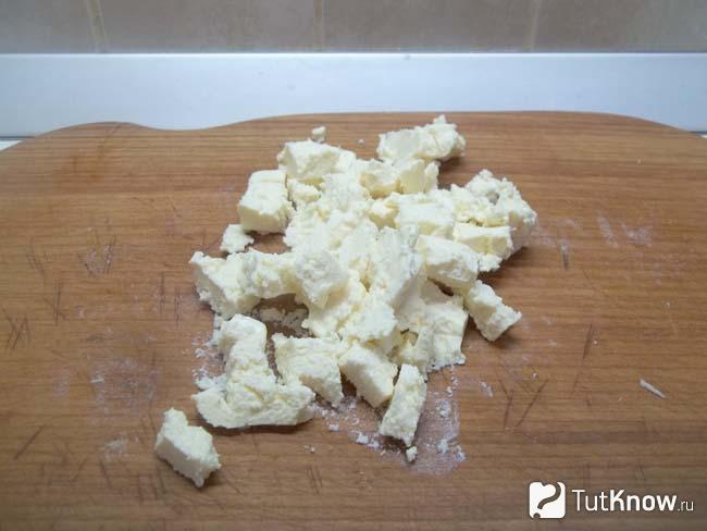 лаваш с корейской морковкой и сыром плавленным и яйцом. 1548970483 5. лаваш с корейской морковкой и сыром плавленным и яйцом фото. лаваш с корейской морковкой и сыром плавленным и яйцом-1548970483 5. картинка лаваш с корейской морковкой и сыром плавленным и яйцом. картинка 1548970483 5. Что нужно знать о лаваше — он должен быть свежим. Это очень важно, так как залежавшийся тонкий лаваш будет ломаться. Форма лаваша может быть любая — круглая или прямоугольная. Пару слов о начинке — сыр для начинки мы предлагаем взять плавленый. Смотрите на этикетку, не берите сырный продукт. Это касается и твёрдых сыров. Морковь по-корейски лучше всего приготовить самостоятельно, рецепт есть на нашем сайте.