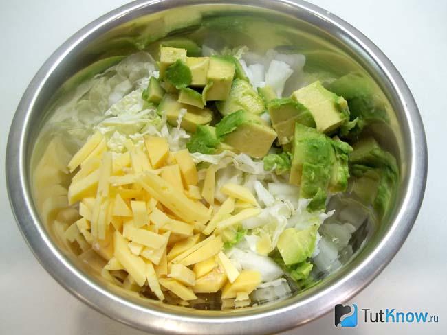 Сыр нарезан соломкой