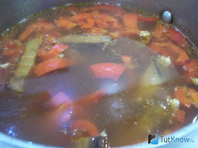 Готовый суп с субпродуктами и замороженными овощами