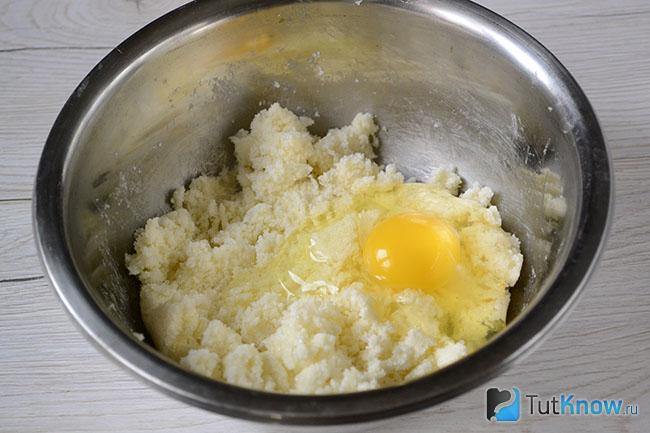 Яйца со сливочным маслом
