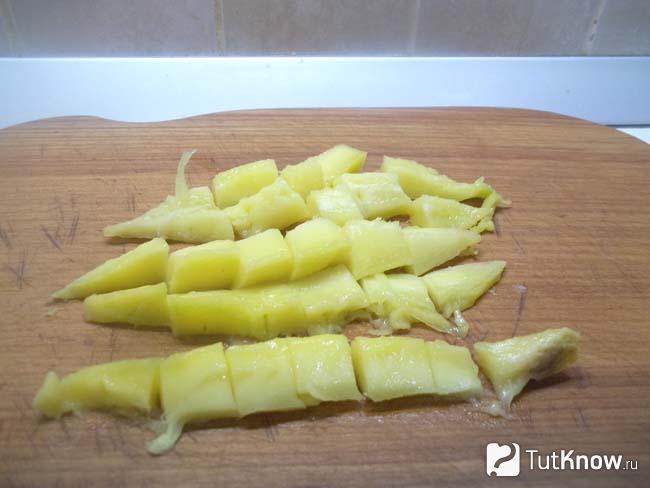Манго нарезано кусочками