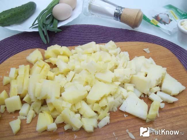 Картофель очищен и нарезан