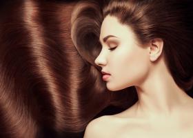 Глянцевание волос: пошаговое руководство и цена процедуры
