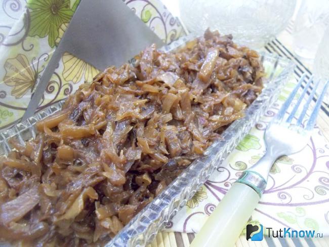 Готовая капуста тушеная в томатном соке