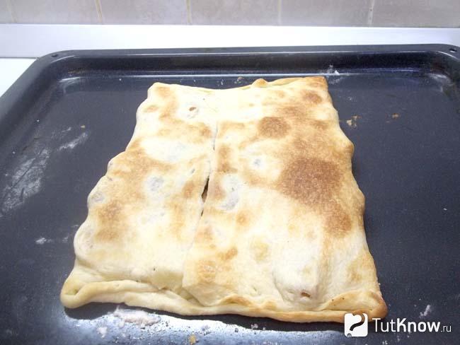 Готовый пирог-слойка с грушами и корицей из готового слоено-дрожжевого теста