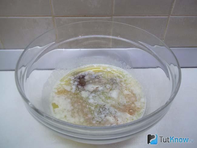Шоколад и масло растоплены